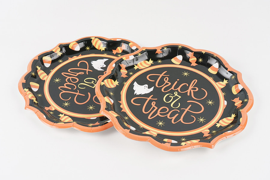 Custom-shaped Paper Plates