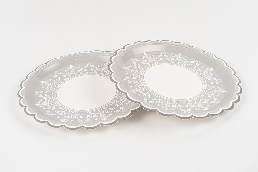 Flower-shaped Paper Plates
